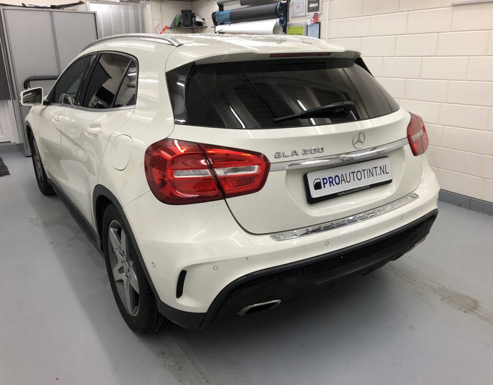 Mercedes GLA 200 ramen blinderen