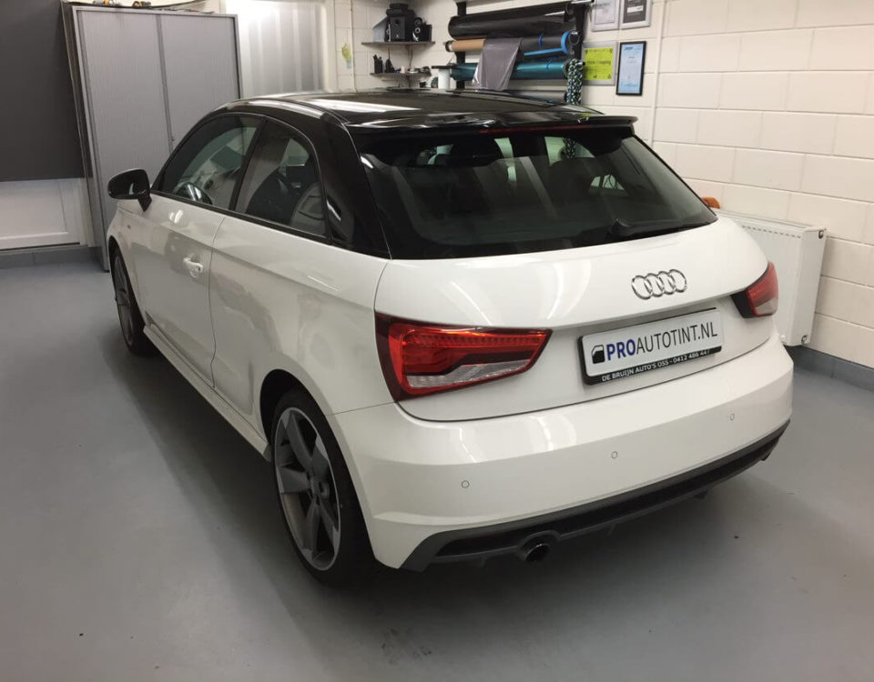 Audi A1 two tone wit getint