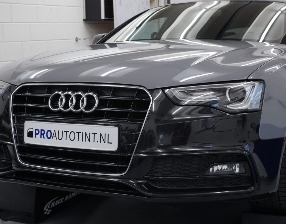 Audi A5 Nardo Grey en lampen smoken