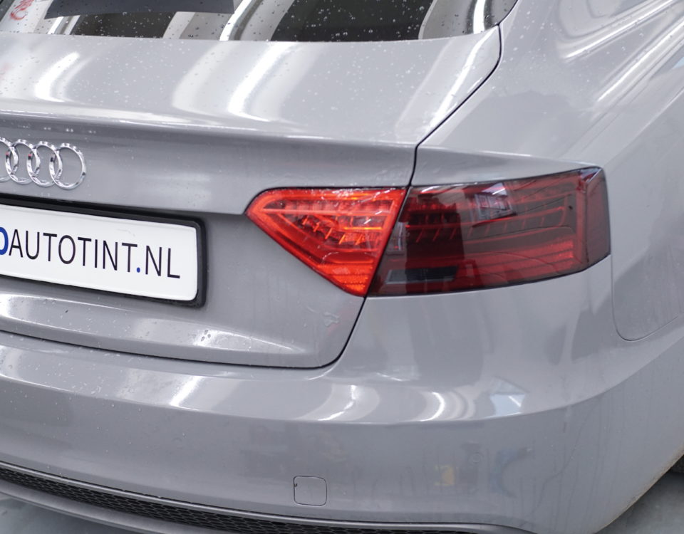 Audi A5 Nardo Grey en lampen smoken