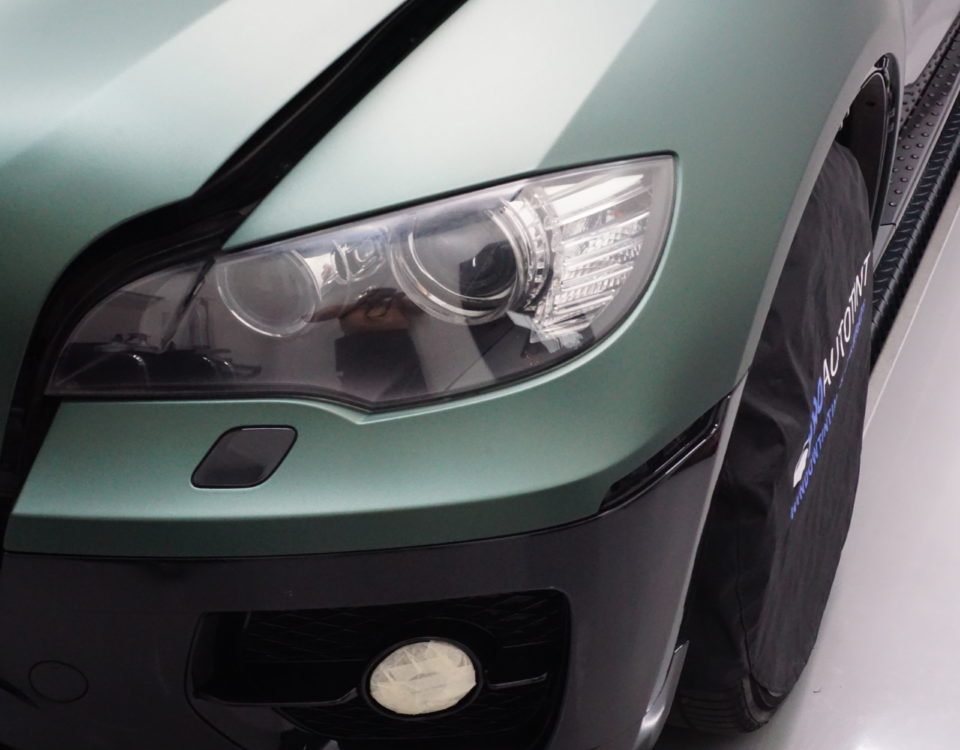 BMW X6 mat groene metallic