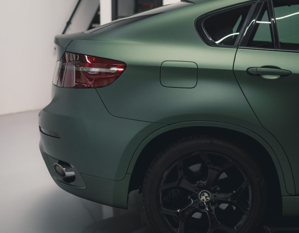 BMW X6 mat groene metallic