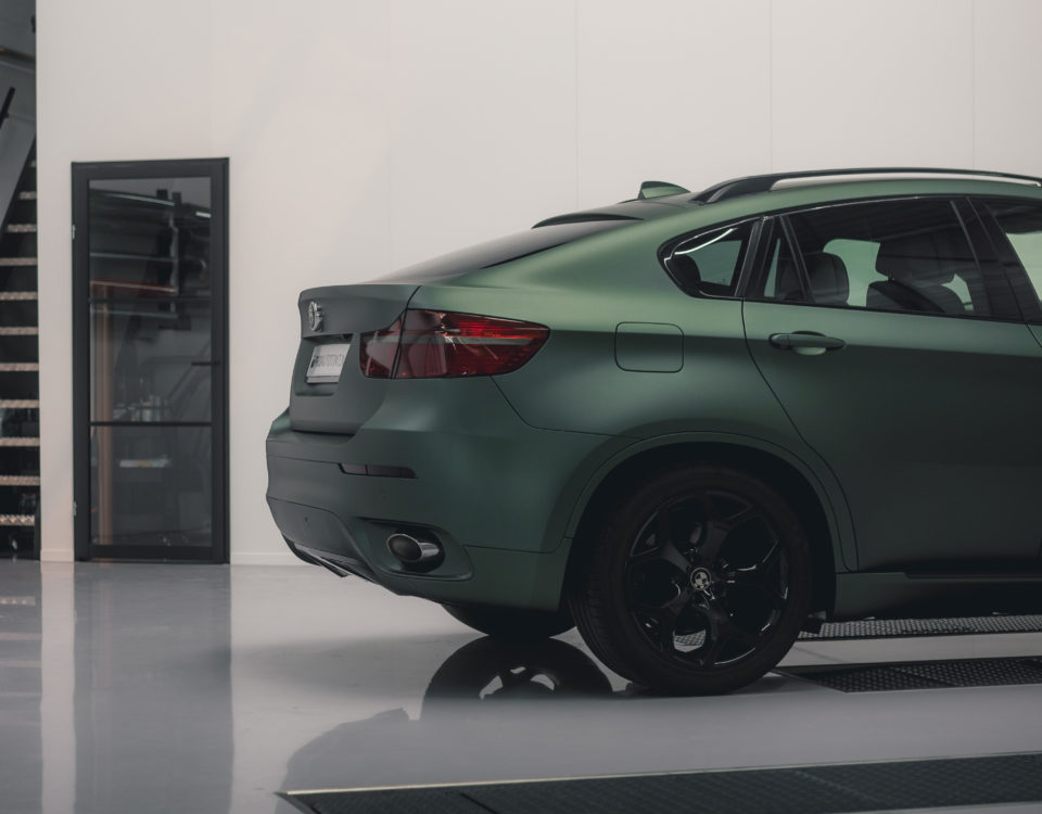 BMW X6 mat groene metallic