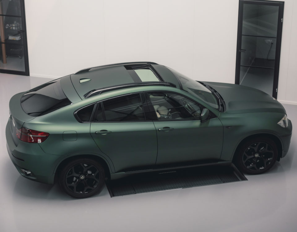 BMW X6 mat groene metallic