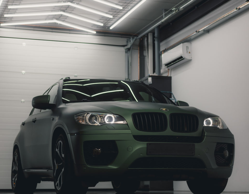 BMW X6 mat groene metallic