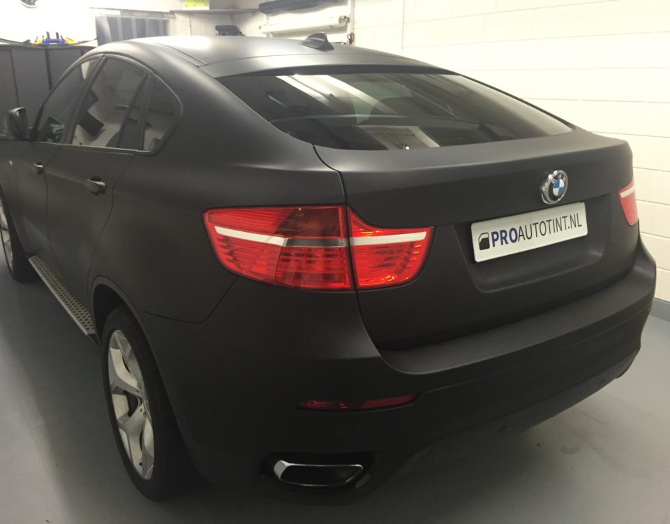 BMW X6 mat zwart