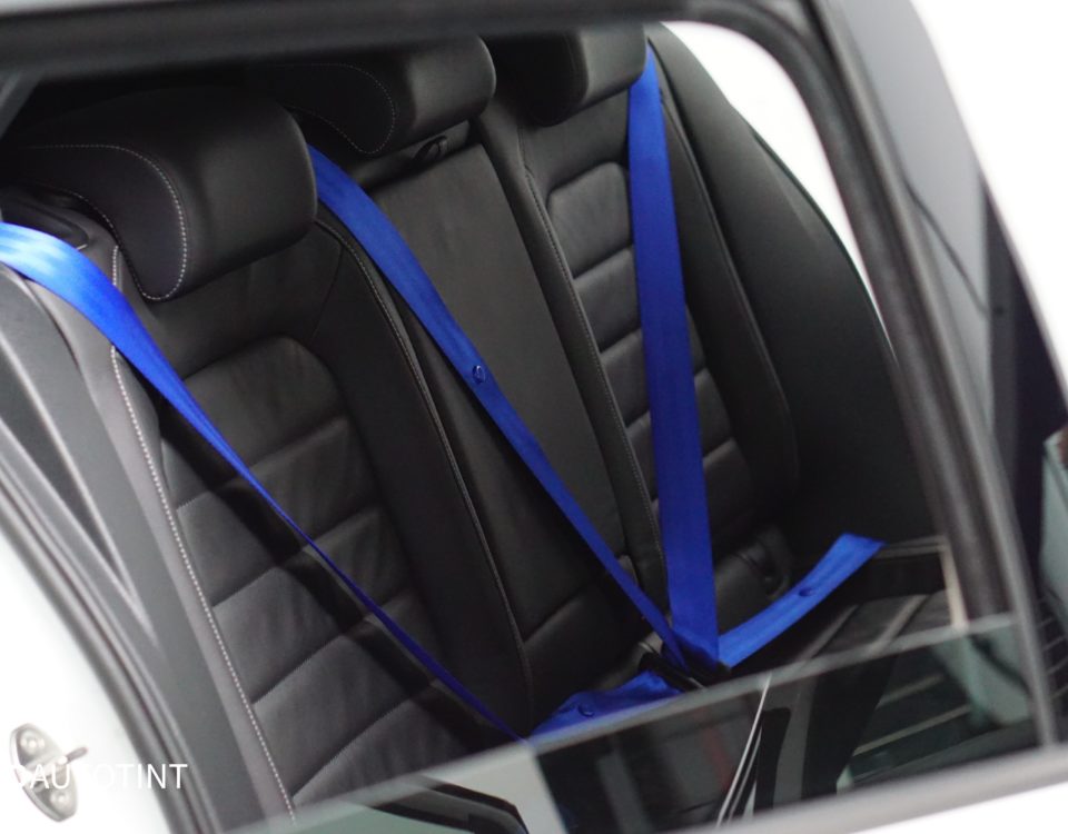 Volkswagen Golf 7 R blauwe gordels