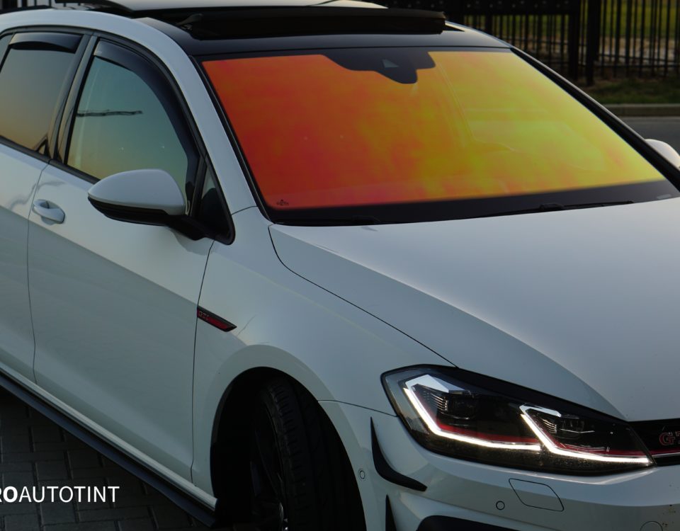 Volkswagen Golf 7 GTI lava screen