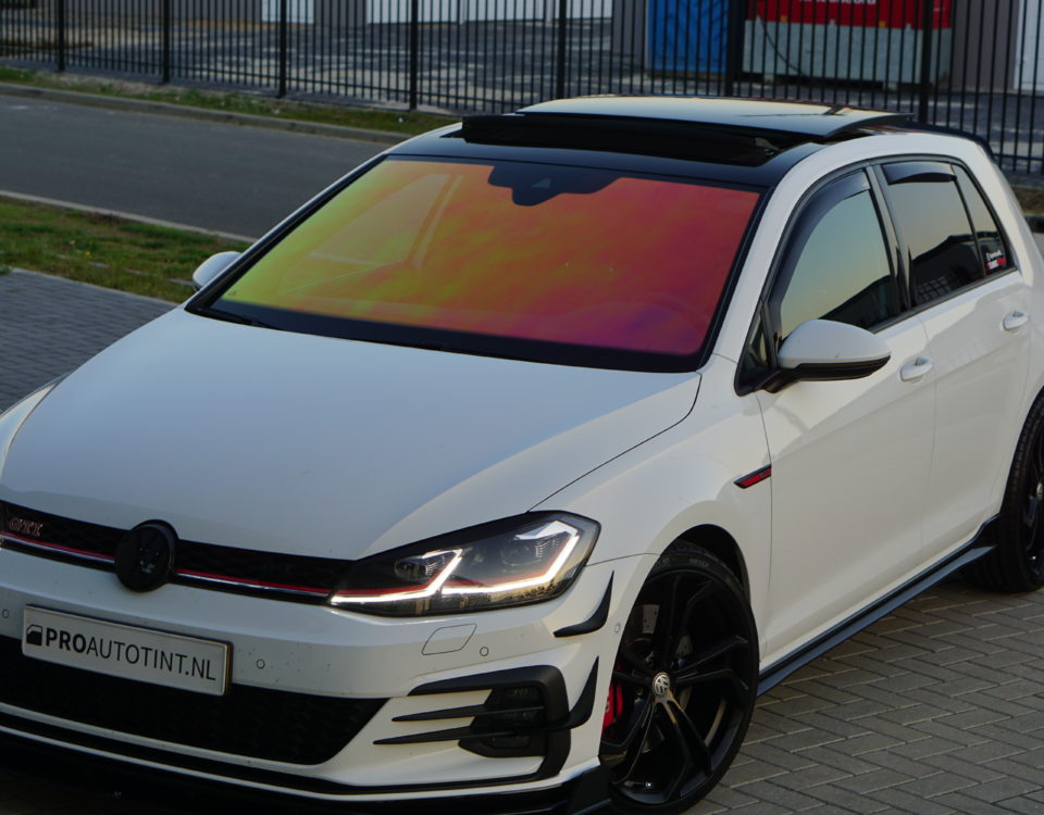 Volkswagen Golf 7 GTI lava screen