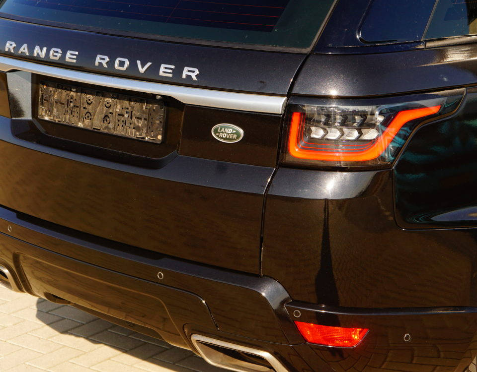 Range Rover black metallic wrap