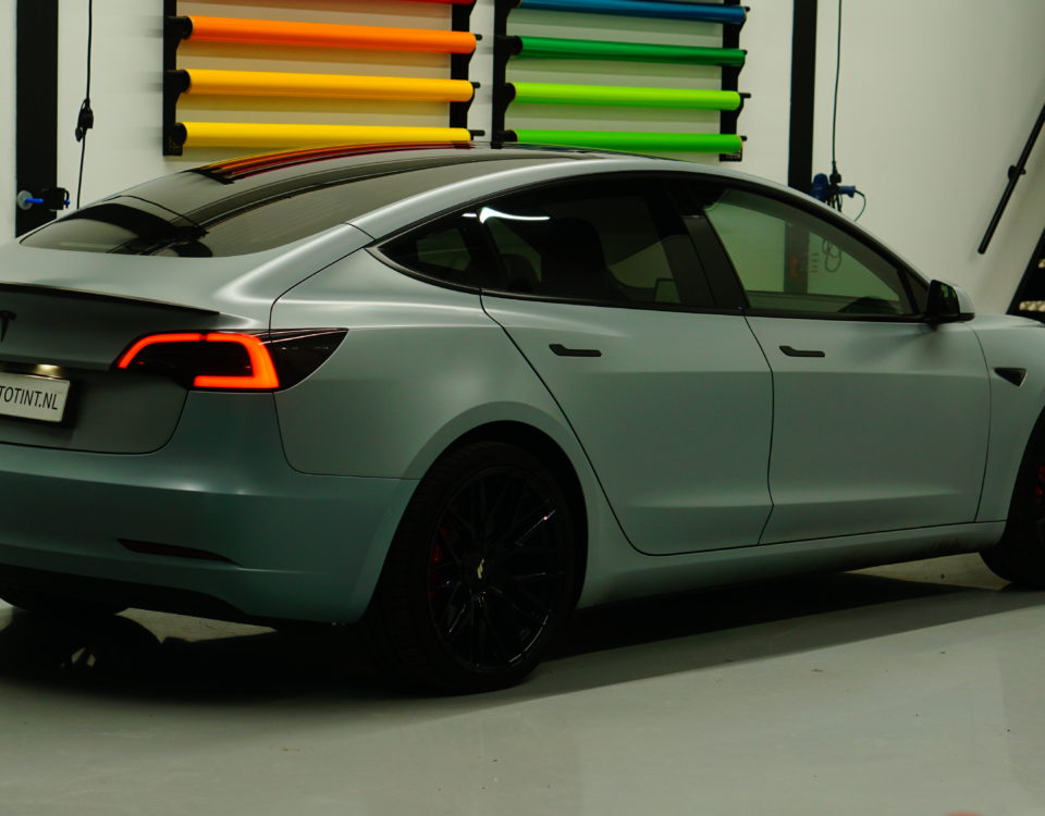 Tesla Model 3 battle grey wrap