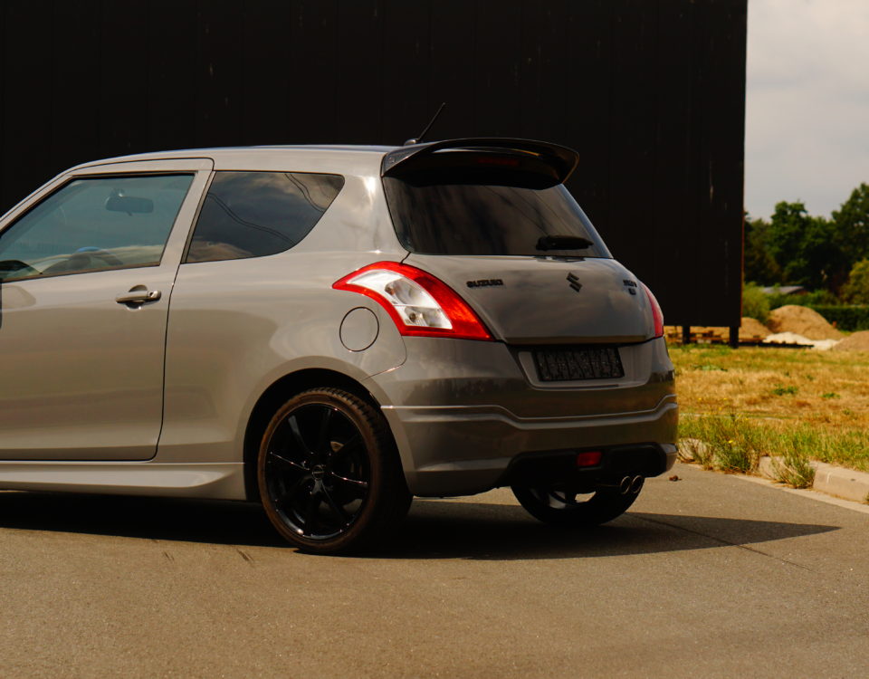 Suzuki Swift nardo grey wrap