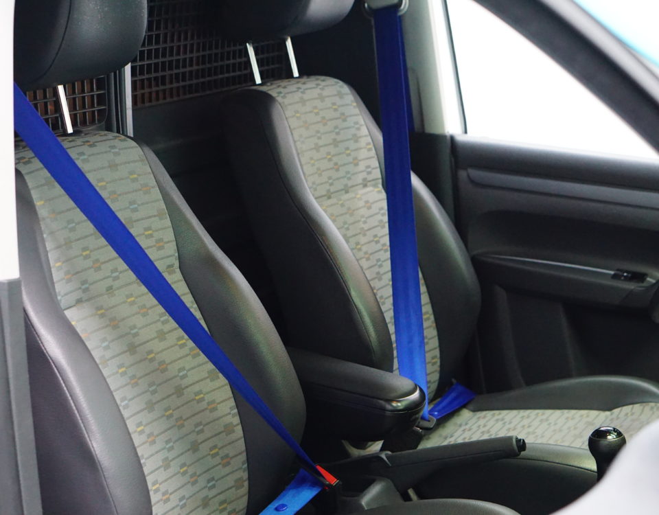 Volkswagen Caddy blauwe gordels