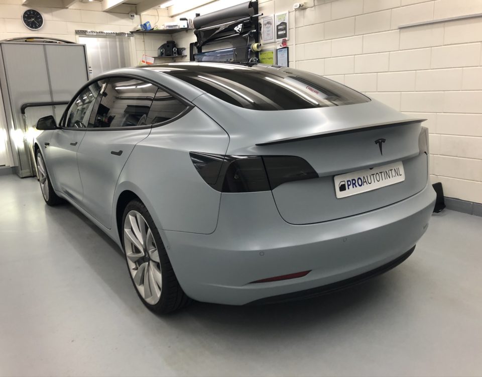 Tesla Model 3 battleship grey wrap