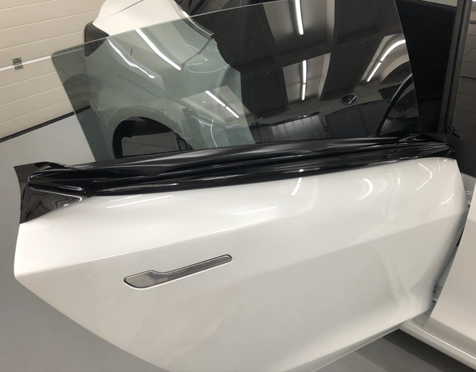 Tesla Model 3 light grey wrap