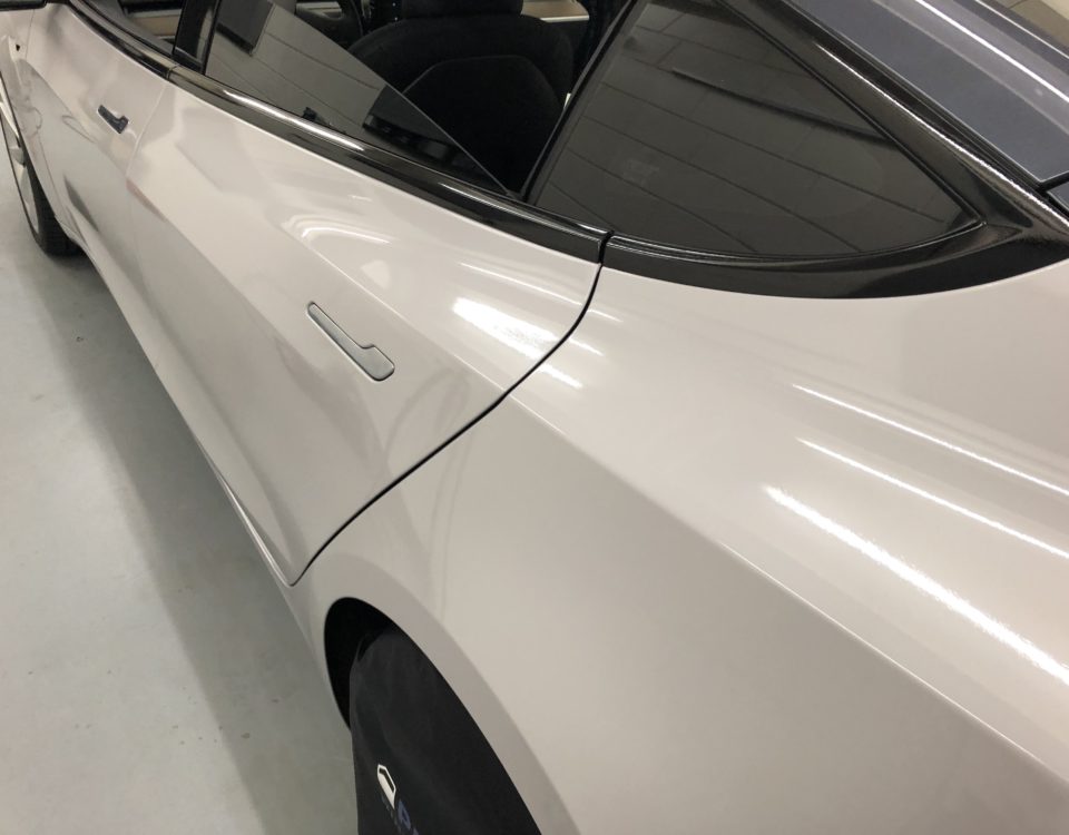 Tesla Model 3 glosse grey wrap