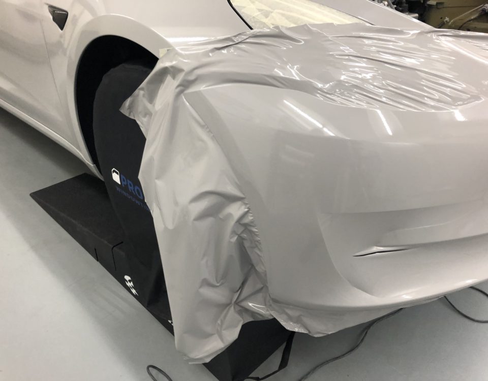 Tesla Model 3 glosse grey wrap