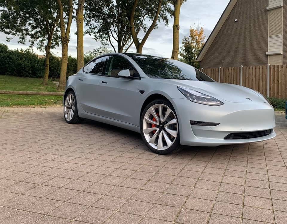 Tesla Model 3 battleship grey wrap