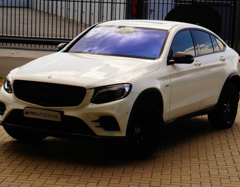 Mercedes GLC blauw chameleon