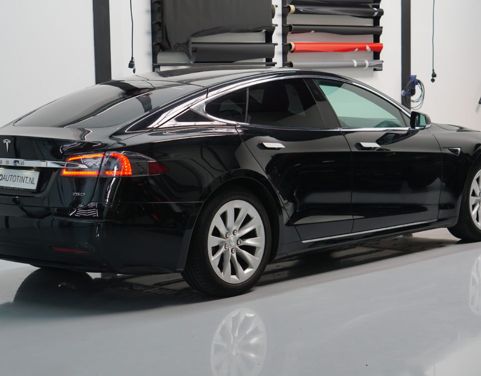 Tesla Model S tinten